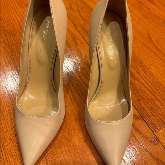 Sergio Rossi Classic Godiva Pump size 7.5. Natural color leather. 4 inch heel - Picture 5 of 7